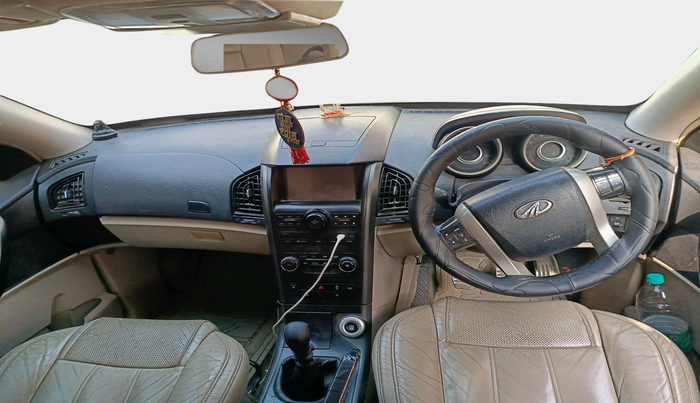 2016 Mahindra XUV500 W10, Diesel, Manual, 1,47,207 km, interior