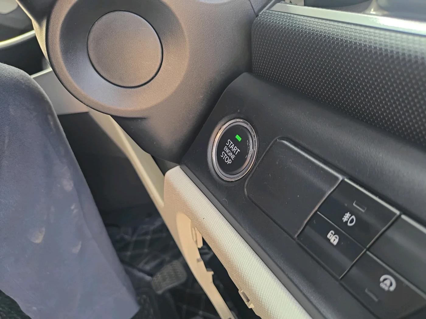 2023 Tata ALTROZ XZ PETROL, Petrol, Manual, 25,562 km, interior