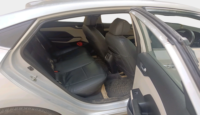 2017 Hyundai Verna 1.6 SX (O) CRDI MT, Diesel, Manual, 1,17,348 km, interior