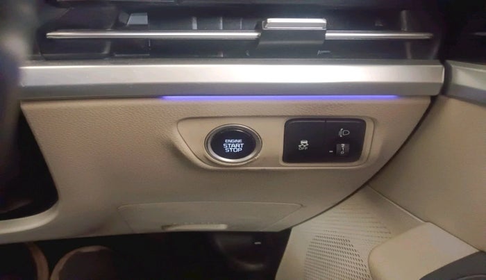 2022 KIA CARENS LUXURY 1.5 DIESEL 7 STR, Diesel, Manual, 1,04,000 km, interior