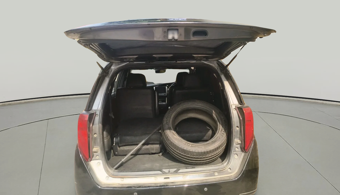 2017 Toyota Innova Crysta 2.4 VX 7 STR, Diesel, Manual, 1,48,077 km, exterior