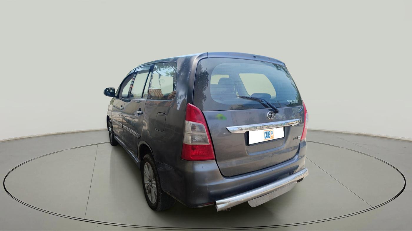 2013 Toyota Innova 2.5 VX 7 STR, Diesel, Manual, 1,79,790 km, exterior