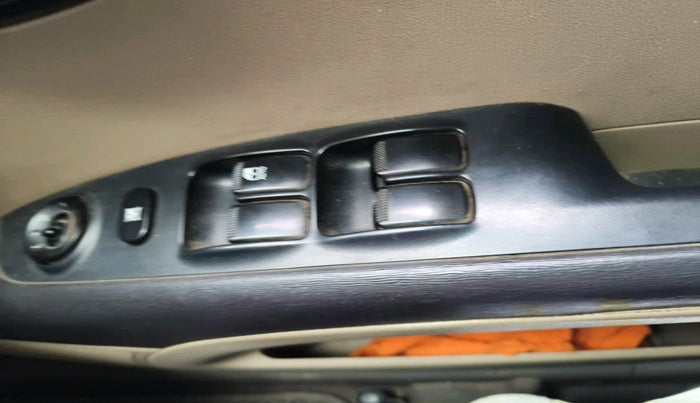 2011 Hyundai i10 MAGNA 1.2, Petrol, Manual, 1,15,836 km, interior