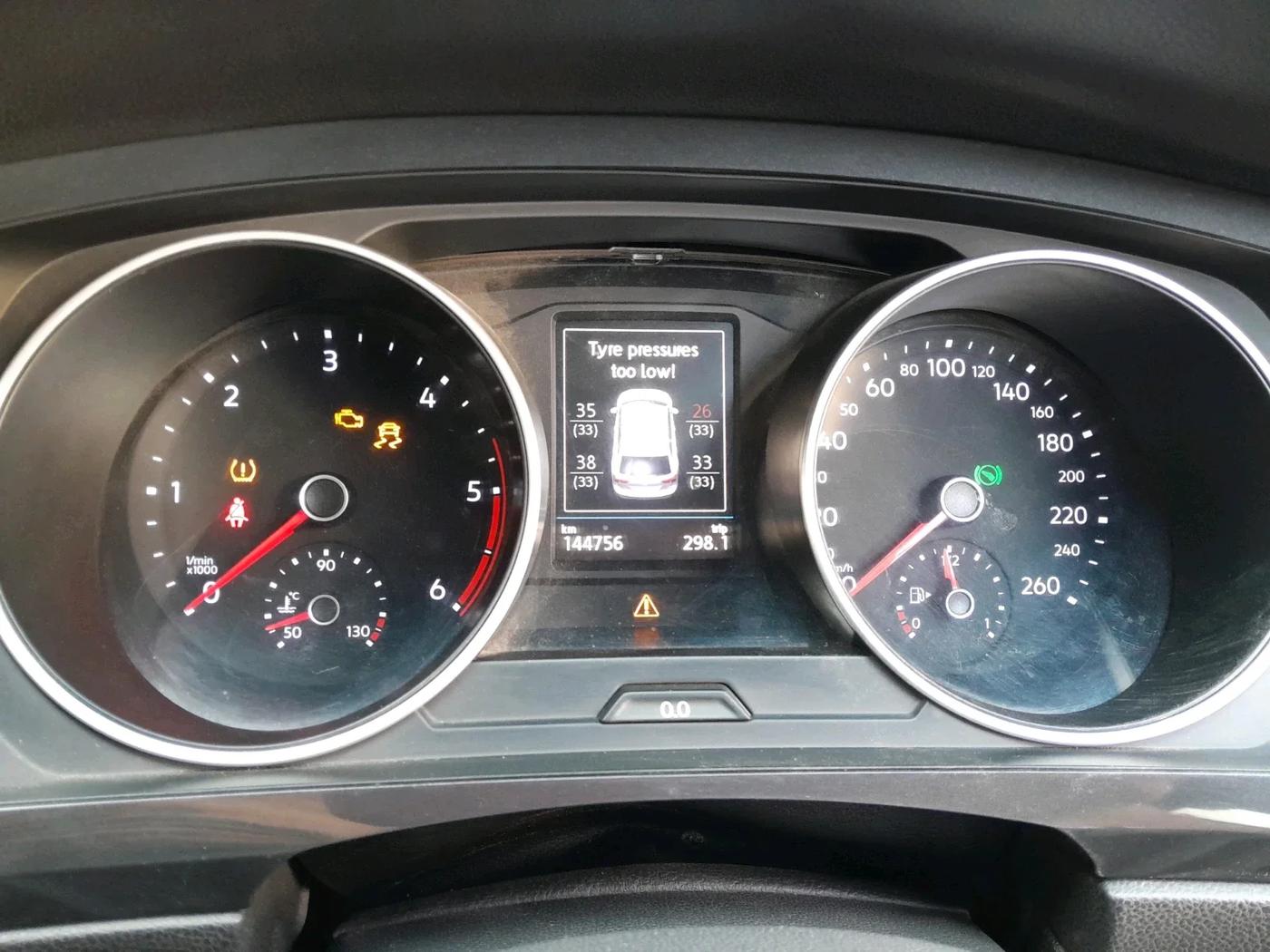 2017 Volkswagen TIGUAN HIGHLINE TDI AT, Diesel, Automatic, 1,44,756 km, interior