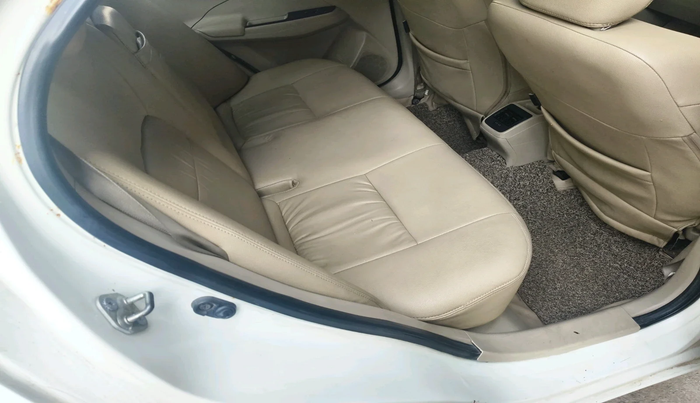 2018 Maruti Dzire VDI, Diesel, Manual, 1,03,640 km, interior