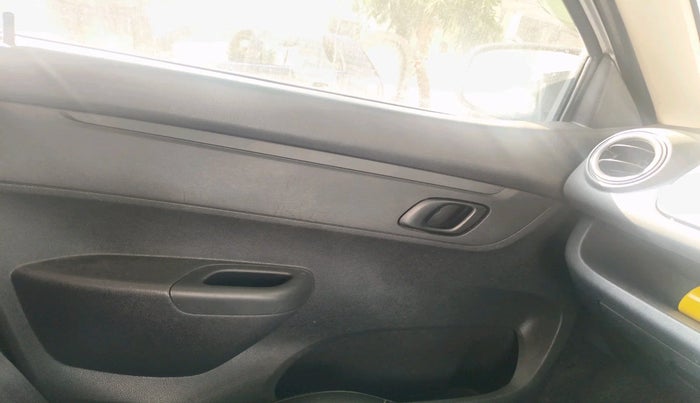 2016 Renault Kwid RXL, Petrol, Manual, 22,209 km, interior