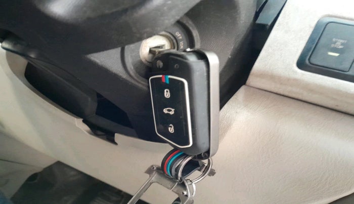 2018 Mahindra Scorpio S5, Diesel, Manual, 79,144 km, interior