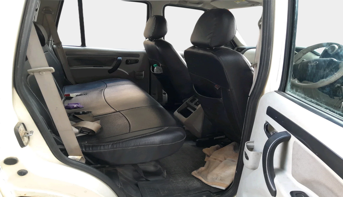 2018 Mahindra Scorpio S5, Diesel, Manual, 79,144 km, interior