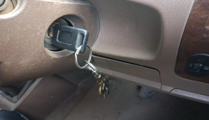 2013 Mahindra Bolero SLX BS-III, Diesel, Manual, 2,01,784 km, interior