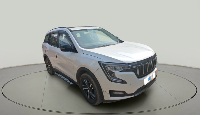 2022 Mahindra XUV700 AX 5 P MT 5 STR, Petrol, Manual, 31,984 km, exterior