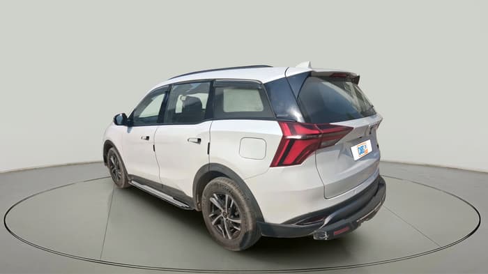 2022 Mahindra XUV700 AX 5 P MT 5 STR, Petrol, Manual, 31,984 km, exterior