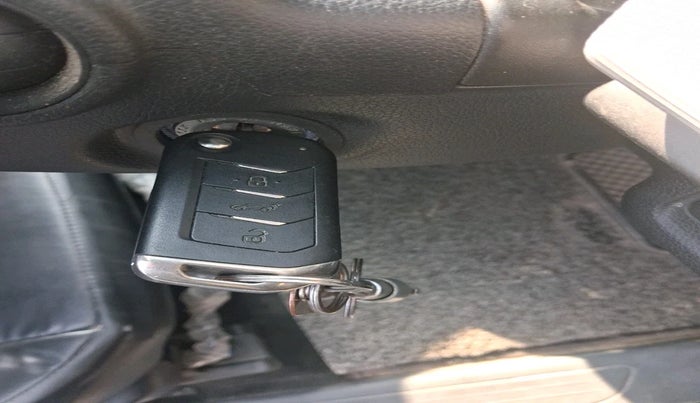 2022 Mahindra XUV700 AX 5 P MT 5 STR, Petrol, Manual, 31,984 km, interior