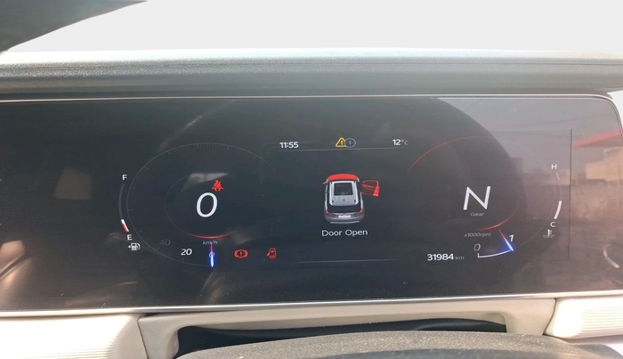 2022 Mahindra XUV700 AX 5 P MT 5 STR, Petrol, Manual, 31,984 km, interior