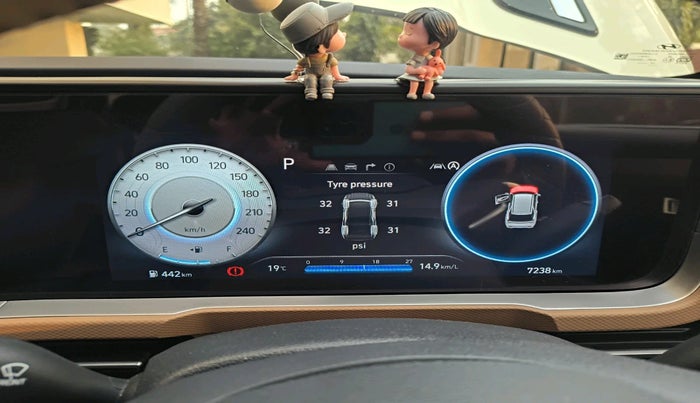 2025 Hyundai ALCAZAR Signature 7 STR 1.5 Turbo GDi Petrol DCT, Petrol, Automatic, 7,238 km, interior