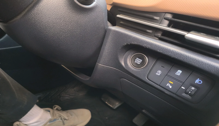 2025 Hyundai ALCAZAR Signature 7 STR 1.5 Turbo GDi Petrol DCT, Petrol, Automatic, 7,238 km, interior