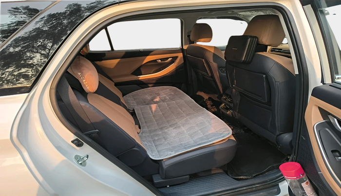 2025 Hyundai ALCAZAR Signature 7 STR 1.5 Turbo GDi Petrol DCT, Petrol, Automatic, 7,238 km, interior