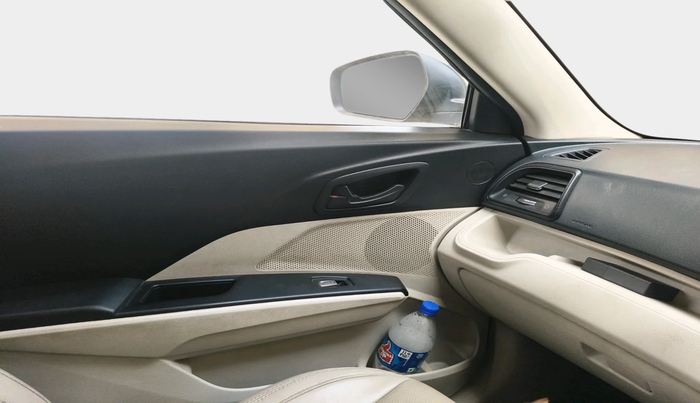 2022 Mahindra XUV300 W4 1.5 DIESEL, Diesel, Manual, 74,870 km, interior