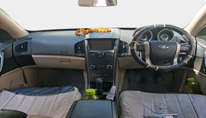 2016 Mahindra XUV500 W6, Diesel, Manual, 1,33,909 km, interior