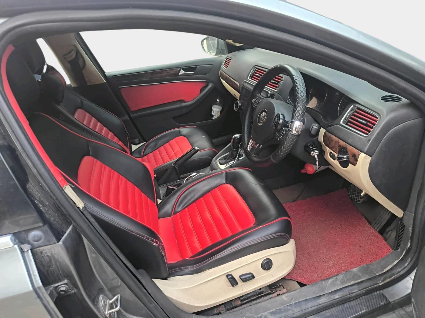 2012 Volkswagen Jetta HIGHLINE TDI AT, Diesel, Automatic, 1,30,051 km, interior