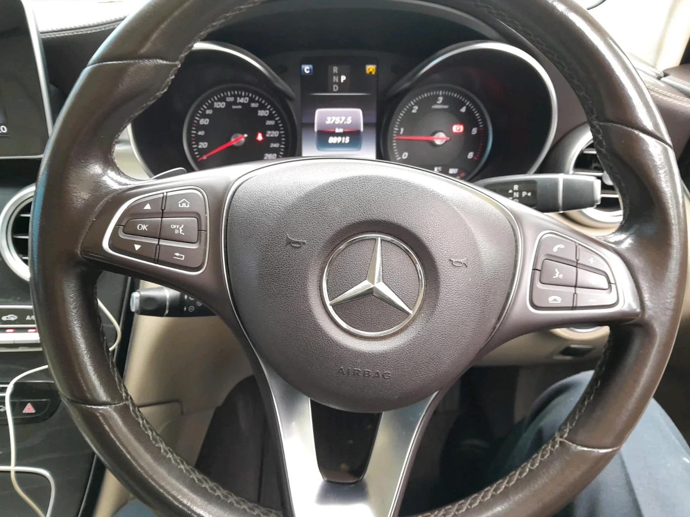 2019 Mercedes Benz GLC CLASS 220 D 4 MATIC, Diesel, Automatic, 90,000 km, interior
