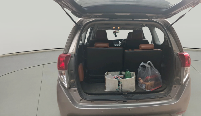 2017 Toyota Innova Crysta 2.4 G 7 STR, Diesel, Manual, 1,22,976 km, exterior