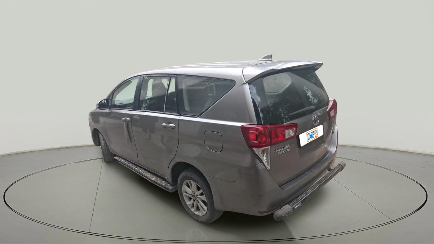 2017 Toyota Innova Crysta 2.4 G 7 STR, Diesel, Manual, 1,22,976 km, exterior