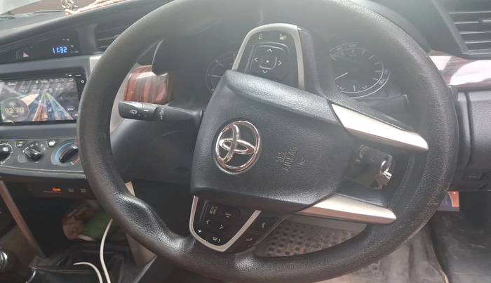 2017 Toyota Innova Crysta 2.4 G 7 STR, Diesel, Manual, 1,22,976 km, interior