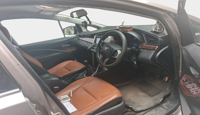 2017 Toyota Innova Crysta 2.4 G 7 STR, Diesel, Manual, 1,22,976 km, interior