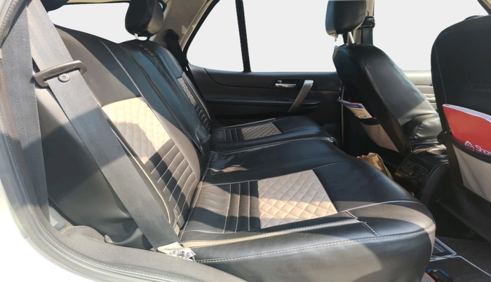 2017 Tata Safari Storme 2.2 VX 4X4, Diesel, Manual, 1,40,823 km, interior