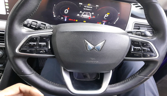 2021 Mahindra XUV700 AX 7 P AT 7 STR, Petrol, Automatic, 1,11,228 km, interior