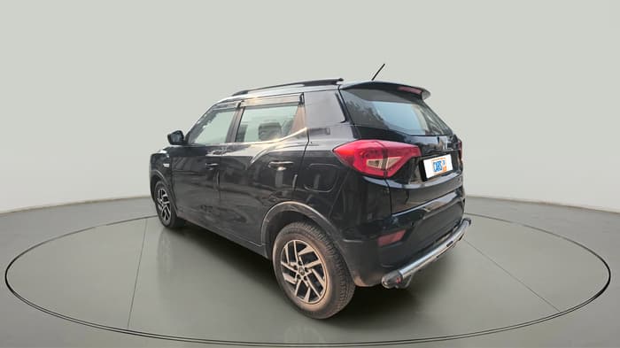 2023 Mahindra XUV300 W6 1.2 PETROL, Petrol, Manual, 31,889 km, exterior