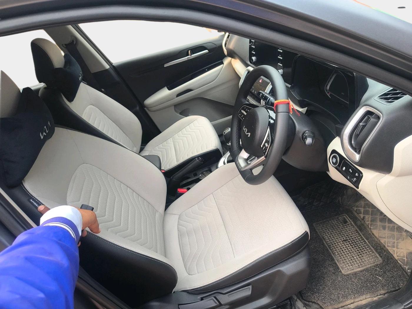 2025 KIA SONET HTK PLUS 1.2 PETROL MT, Petrol, Manual, 1,822 km, interior