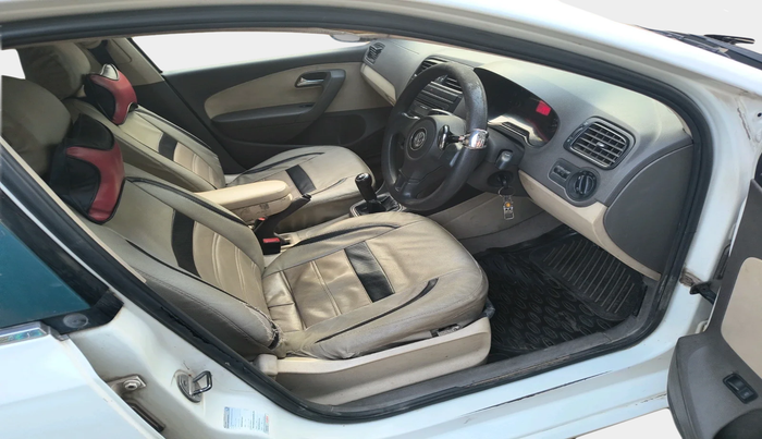 2010 Volkswagen Vento COMFORTLINE 1.6, Petrol, Manual, 65,542 km, interior