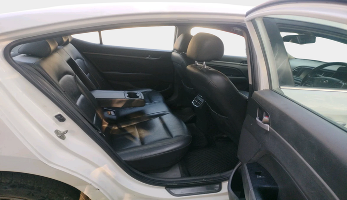 2017 Hyundai New Elantra 1.6 SX (O) MT DIESEL, Diesel, Manual, 82,728 km, interior