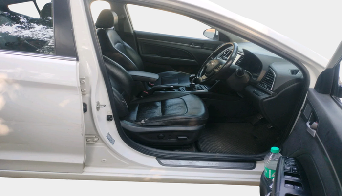 2017 Hyundai New Elantra 1.6 SX (O) MT DIESEL, Diesel, Manual, 82,728 km, interior