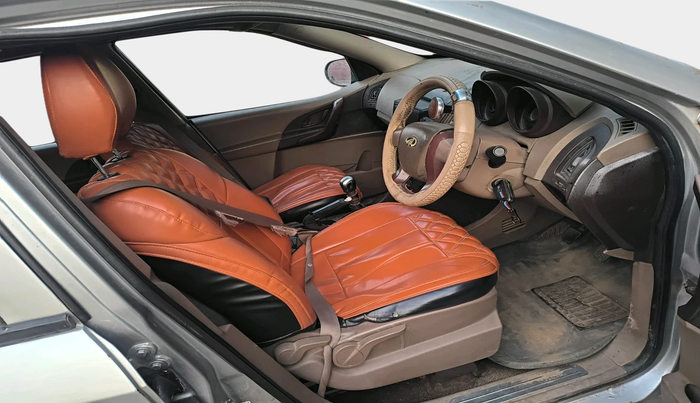 2014 Mahindra XUV500 W4, Diesel, Manual, 1,11,297 km, interior