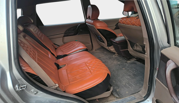 2014 Mahindra XUV500 W4, Diesel, Manual, 1,11,297 km, interior