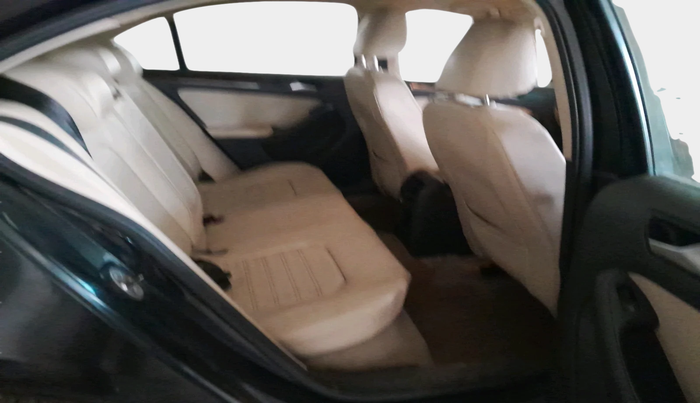 2014 Volkswagen Jetta HIGHLINE TDI AT, Diesel, Automatic, 1,65,444 km, interior