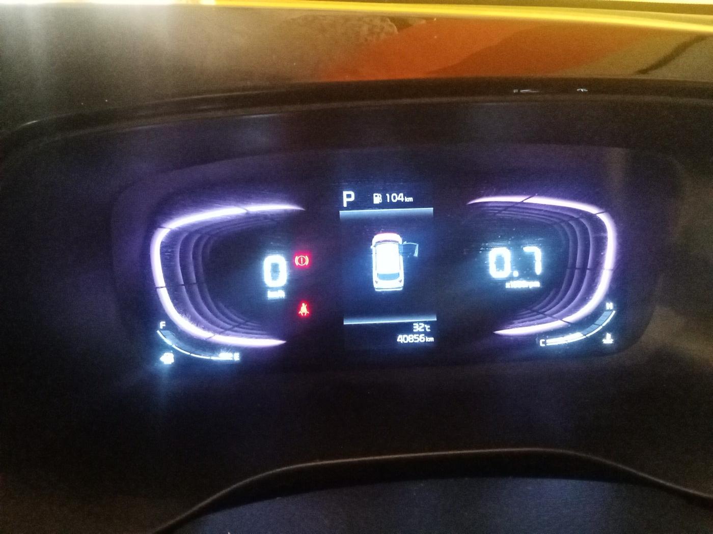2022 KIA CARENS LUXURY PLUS 1.5 DIESEL AT 7 STR, Diesel, Automatic, 40,856 km, interior