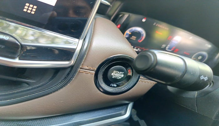 2022 Jeep MERIDIAN LIMITED (O) 4X2 AT, Diesel, Automatic, 64,489 km, interior