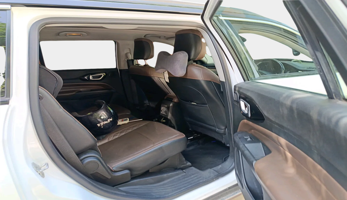 2022 Jeep MERIDIAN LIMITED (O) 4X2 AT, Diesel, Automatic, 64,489 km, interior