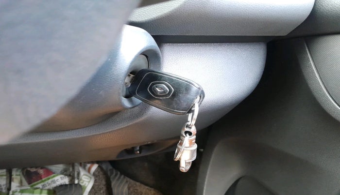 2016 Renault Kwid RXT 0.8, Petrol, Manual, 48,638 km, interior