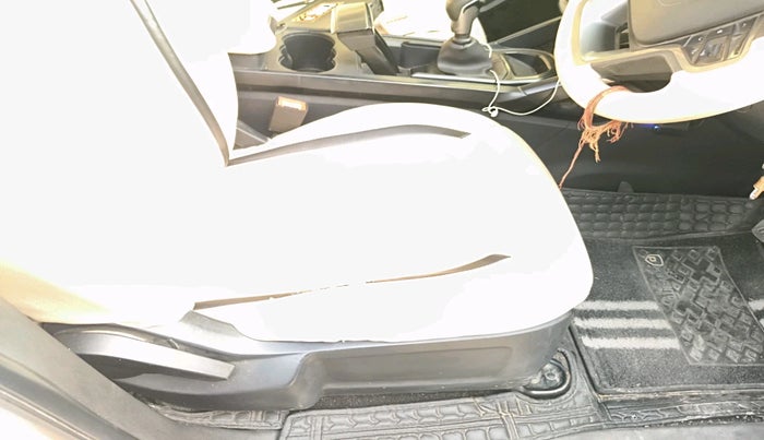 2022 Tata Harrier XE 2.0L KRYOTEC, Diesel, Manual, 1,18,411 km, interior