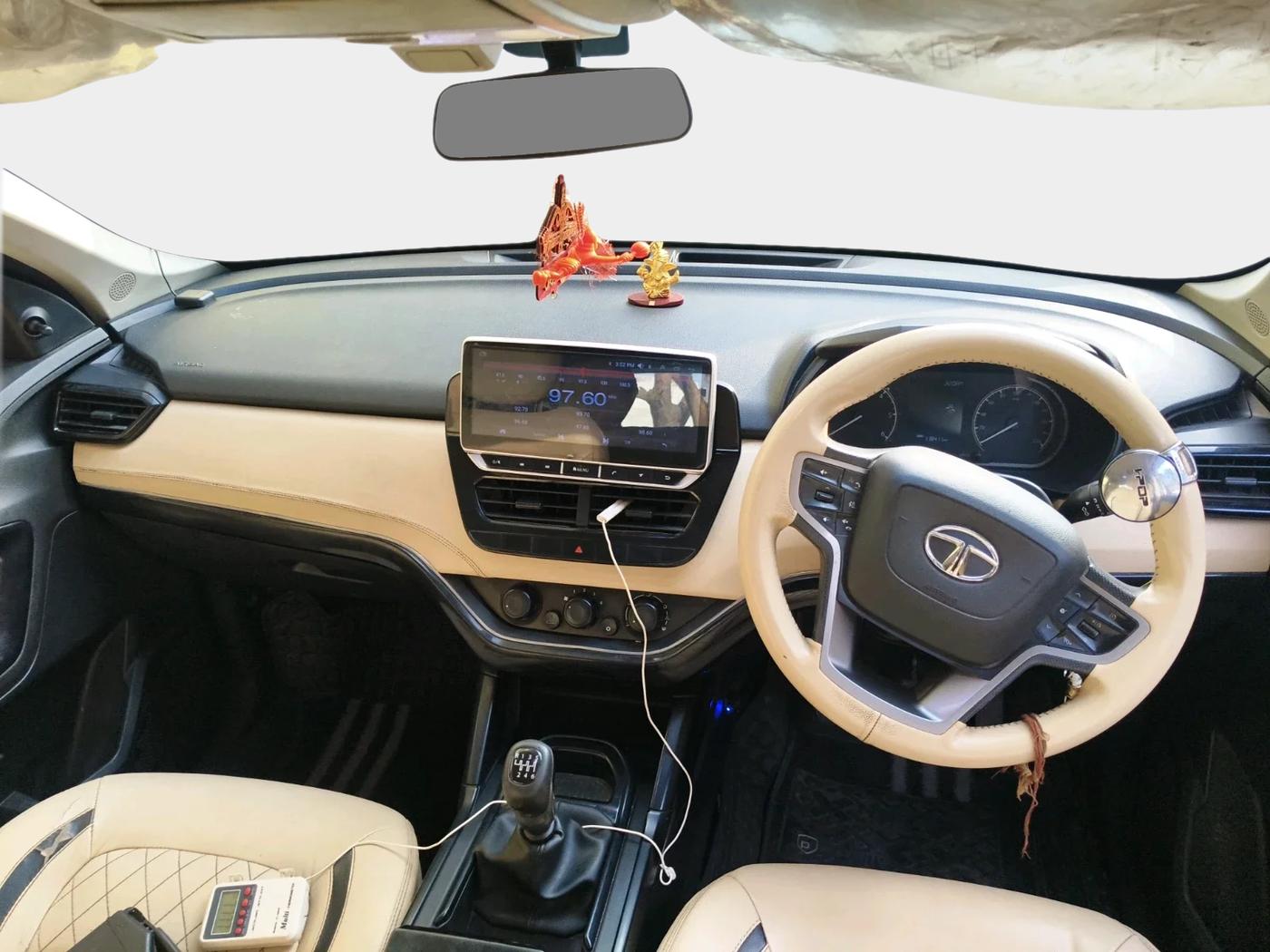 2022 Tata Harrier XE 2.0L KRYOTEC, Diesel, Manual, 1,18,411 km, interior