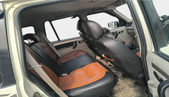 2017 Mahindra Scorpio S10 2WD INTELLI-HYBRID, Diesel, Manual, 1,33,298 km, interior