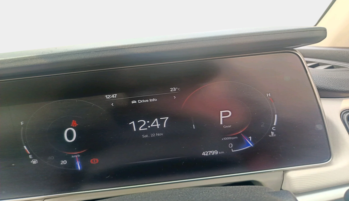 2022 Mahindra XUV700 AX 5 P AT 5 STR, Petrol, Automatic, 42,799 km, interior