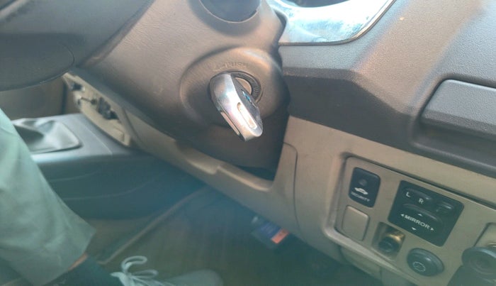 2013 Toyota Fortuner 3.0 4X2 MT, Diesel, Manual, 1,87,381 km, interior