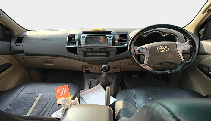 2013 Toyota Fortuner 3.0 4X2 MT, Diesel, Manual, 1,87,381 km, interior