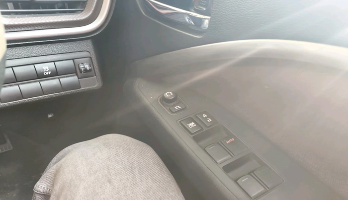 2023 Maruti BREZZA ZXI, Petrol, Manual, 8,411 km, interior