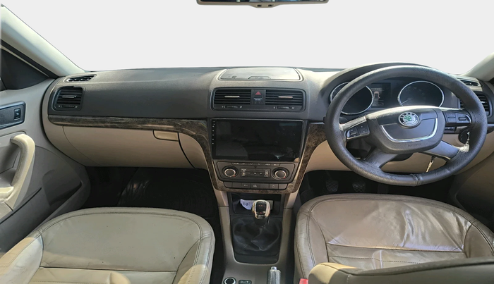 2012 Skoda Yeti AMBITION 2.0 TDI CR 4X4, Diesel, Manual, 1,91,984 km, interior